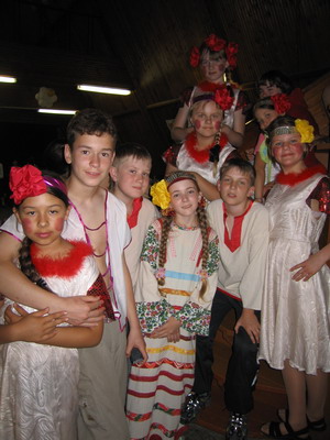 students_in_russian_folk_costumes.jpg