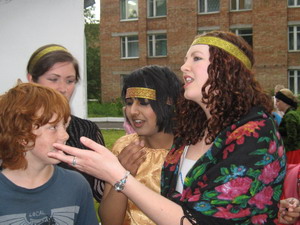 volunteer_teachers_and_international_students_in_a_role_play_at_the_summer_camp_2008.jpg